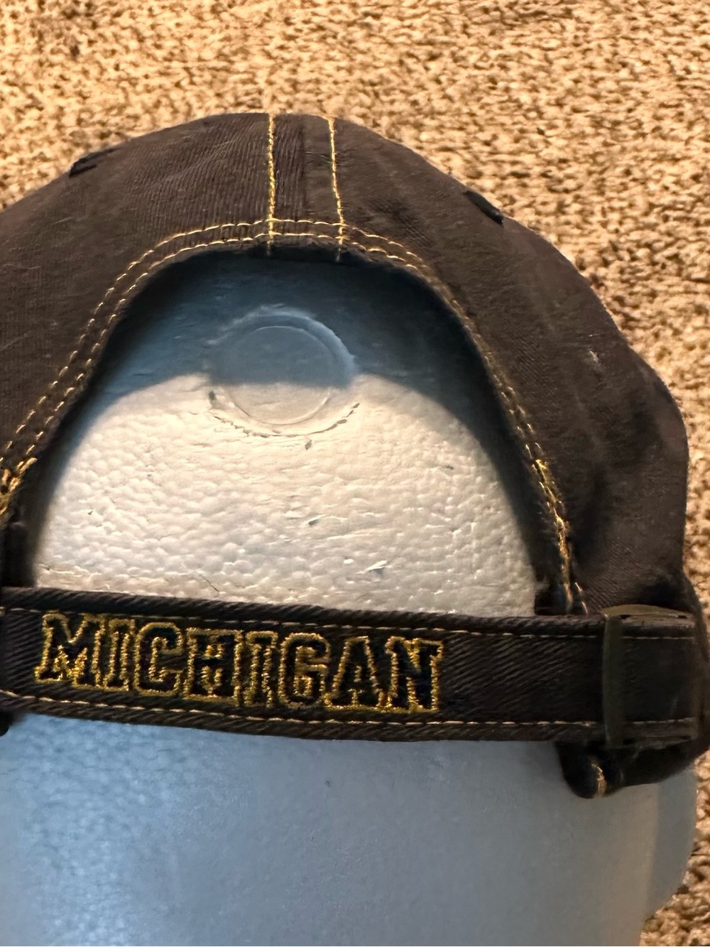 Vintage Michigan university Embroidered Navy Cap with Yellow 'M' Accent - Picture 4 of 5